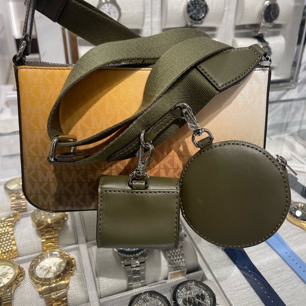 MICHAEL KORS Jet Set Sm Ombré Signature Logo Crossbody Case Apple Airpods Pro - Picture 14 of 16